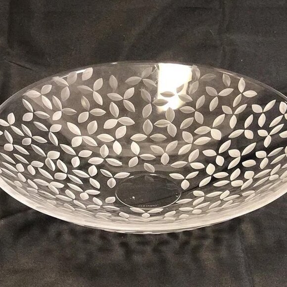 TIFFANY & CO. CONTEMPORARY ELEGANCE THICK WALLED ETCHED LEAVES CENTERPIECE BOWL - Picture 1 of 7